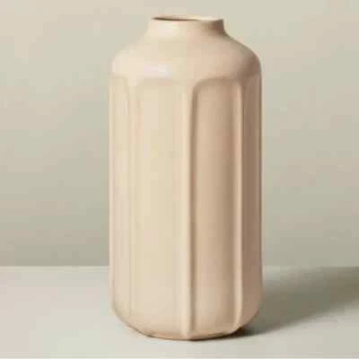 Vaso de cerâmica Hearth and Hand with Magnolia 13" (cor bege) - NOVO!!! - Imagem 1 de 4