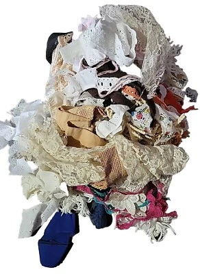 Gran Lote de Costuras Artesanales de Abuela Bordes Cinta Encaje Flecos Restos Yardas De Colección Foto 1 de 4