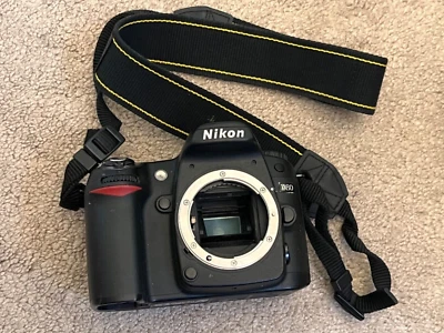 NIKON D80 DIGITAL SLR CAMERA BODY UNTESTED MISSING BATTERY DOOR, BATTERY AS IS - Image 1 of 3