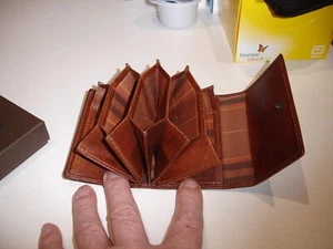 THE BRIDGE LEATHER CO CREDIT CARD CASE HOLDS 10 TO 12 APROX - Picture 1 of 12