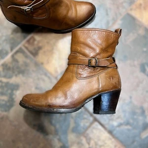FRYE Gr. 7 Jackie Rivet Cognac Braun Leder Stiefeletten Booties Schnalle Western - Bild 1 von 13