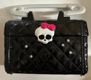2015 MCDONALDS Monster High Toy Handbag Skull Purse - Picture 1 of 1