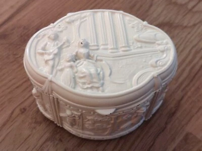 JENNINGS BROTHERS ANTIQUE JEWELRY BOX CASKET Country Scene REPOUSSE MARKED - Image 1 of 4