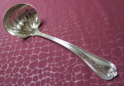 Cucharón PRISCILLA Gravy 1900 Rogers plateado cuenco estriado h monograma G Foto 1 de 4