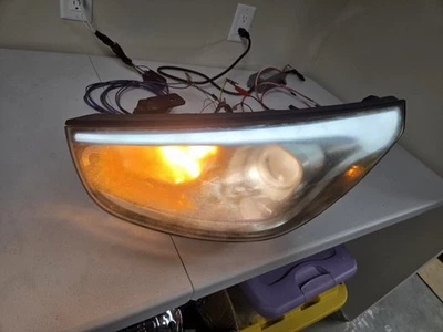 Faro halógeno lado del conductor Hyundai Tucson LH 2014-2015 FABRICANTE DE EQUIPOS ORIGINALES  Foto 1 de 4