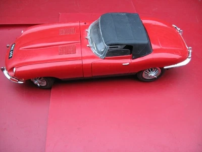Jaguar E-Type 1961-1974 Polistil 1:16 Vintage Classic Sports Car Model Red - Image 1 of 4