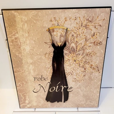 Cuadro colgante arte vestido negro pequeño Foto 1 de 3