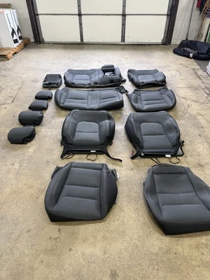 Dodge Ram 1500 2021 doble cabina cubiertas de despegue de tela Bighorn Foto 1 de 4