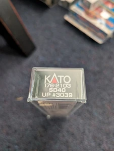 Kato 176-2103 N Scale Union Pacific SD-40 Diesel Locomotive #3039 w/ DCC LN/Box - Picture 1 of 5