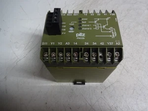 Pilz Pnoz824vdc Safety Relay 474760 - Picture 1 of 6