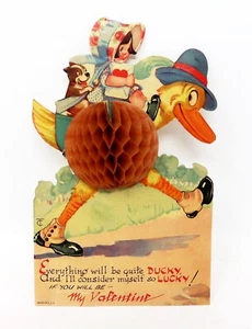 c1939 Biglietto Auguri Fisarmonica Pieghevole San Valentino, Bambina e Cane Cavalcando un'anatra - Foto 1 di 4