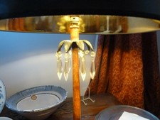 TALL ELEGANT TABLE LAMP WITH SUSPENDED GLASS PENDANTS