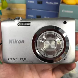 Nikon COOLPIX A100 20.0MP Compact Digital Camera Silver English tested - Picture 1 of 6