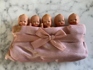 Dolce composizione bambole vintage Dionne Quintuplets - Casa di Seco Giappone - Foto 1 di 19