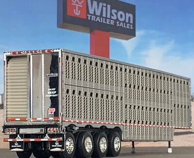 Remolque para ganado Wilson de cuatro ejes 1/64 DCP Foto 1 de 4