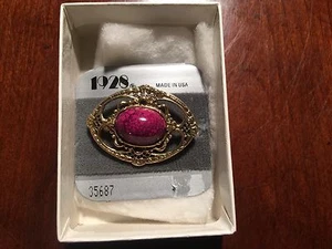 Vintage 1928 Brand Broach - Picture 1 of 9