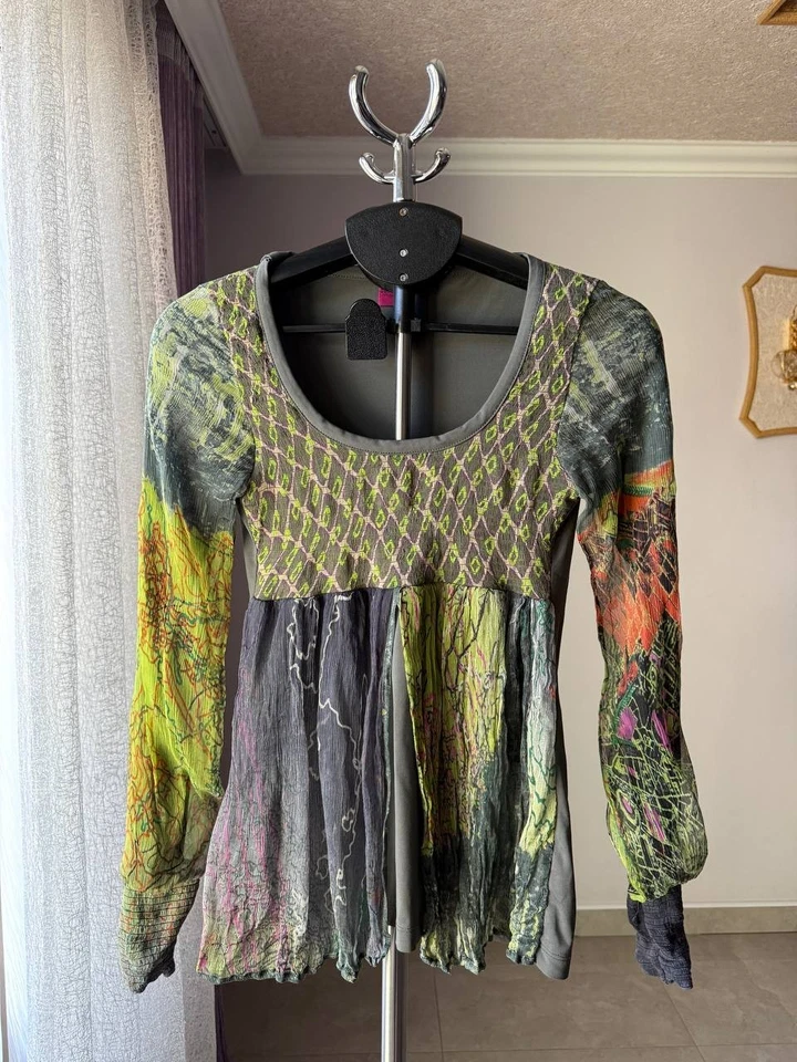 SAVE THE QUEEN СДЕЛАНО В ИТАЛИИ 70% ШЕЛК 30% НЕЙЛОНА АБСТРАКТНАЯ БЛУЗКА ВЕРХНИЙ ЖЕНЩИН SZ S - Изображение 1 из 4