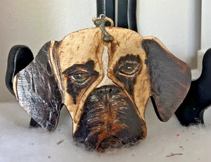 PERRO BOXEADOR ARTESANAL CON ADORNO CON DIJE DE HUESO, REGALO, LEÑA - Imagen 1 de 2