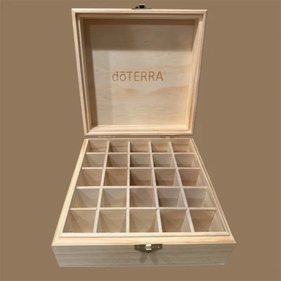 doTERRA 雕刻标志木质 25 瓶储物盒 — 第 1/4 张图片