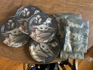 Mandalorian 8” Paper Party Plates and Napkins New Wrapped Baby Yoda - Picture 1 of 5