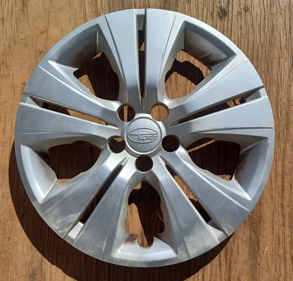 Subaru Legacy hubcap 2010-2014, fits 16" wheels part # 28811AJ00A,  60542 - Image 1 of 4