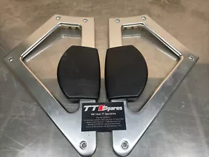 Coppia Ginocchiere Maniglia Maniglia Maniglia Maniglia Maniglia Console Centrale Interno Audi TT Mk1 98-06 8N - Foto 1 di 8