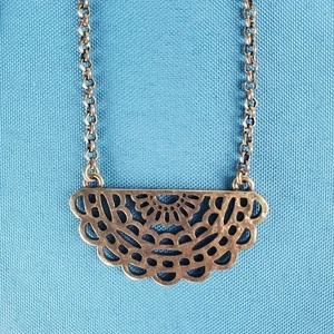 Lucky Brand Brass Tone Cutout Fan Pendant Necklace Boho Vintage Style 18 inch - Picture 1 of 15