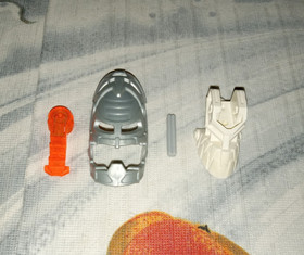 LEGO BIONICLE: 2006 VEZON FENRAKK 8764 HELMET & SKULL