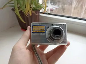 🔥Cámara compacta digital Sony Cyber-Shot DSC-S780 plateada 8,1 MP🔥JUEGO COMPLETO FUNCIONANDO - Imagen 1 de 7