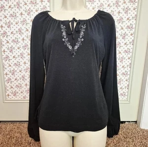 Xhilaration Damen schwarz Blumen bestickt Schlitz Ärmel Top Größe Medium - Bild 1 von 6