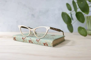 Vintage cateye eyeglass 1960s Made In USA Rockabilly pin up Gold tone nose pads - Picture 1 of 11
