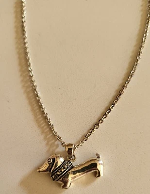 Dachshund Pendant in Sterling Silver with jeweled collar - Image 1 of 4