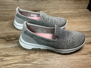Sale NEW Women’s size 7.5 SKECHERS Go Walk 7 Meadow Casual Slip-On Walking SHOES - Picture 1 of 9