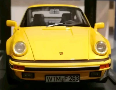 Norev 1/18 Porsche 911 Turbo 3.0 1976 Yellow MINT with Box Very Rare - Immagine 1 di 4