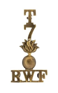 T 7 Royal Welsh Fusiliers título de hombro latón metal - Imagen 1 de 1