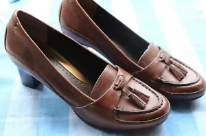 St. John's Bay Womens Brown Leather Tasseled High Heel Shoe - Size 8M - Picture 1 of 4