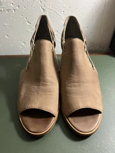 Eileen Fisher Nikki Tan Nubuck Leather Peep Toe Block Heel Sandals Size 9.5 - Picture 1 of 11