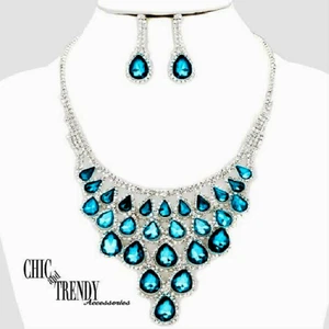CLEARANCE AQUA BLUE CHUNKY GLASS CRYSTAL FORMAL FASHION NECKLACE JEWELRY SET - Picture 1 of 3