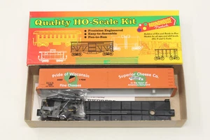 HO Roundhouse 7825 50' Express Reefer Superior Cheese Co. SCCX 1008 Orange Kit - Picture 1 of 7