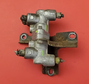 92-95 HONDA CIVIC DEL SOL EG6 EG9 BRAKE PROPORTIONING VALVE 30 30 OEM - Picture 1 of 8