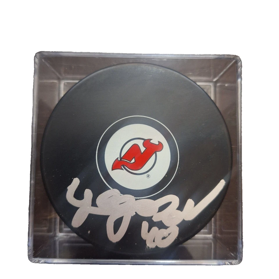 Disco firmado Mikhail Yegorov New Jersey Devils Foto 1 de 1