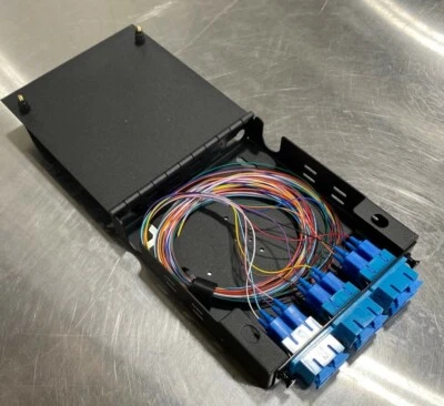 Carcasa de panel de montaje en pared de fibra óptica de 12 puertos, coleta monomodo SC 12 hilos Foto 1 de 4