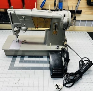 Máquina de coser Singer 328K Style-O-Matic años 60 de colección con pedal probado ¡Funciona! - Imagen 1 de 16
