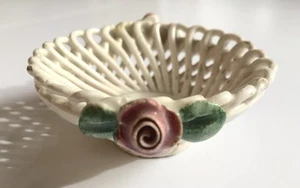 Capodimonte Spitze Korb Schmuck mit Rosen, Vintage - 3" - Bild 1 von 6