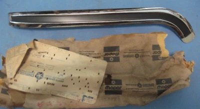 new old stock 1972-1974 Dodge Truck D100 right fender molding 3498300 - Image 1 of 2