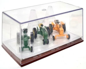Ertl 1/64 - John Deere 3 Piece Tractor set on Plinth 50 520 530 Diecast Farm - Picture 1 of 5