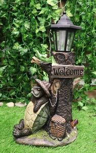 Summer Turtle Tortoise & Frog Hiker Statue With Solar Powered Lantern LED Light - Picture 1 of 10