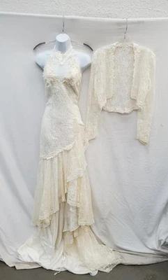 Vintage French Lace Halter Wedding Dress Size 4 - Image 1 of 4