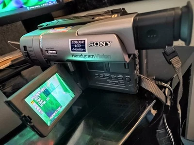 Sony CCD-TRV48E Video8 Hi8 Tape Digital Video Camera HANDYCAM Complete Set - Image 1 of 4