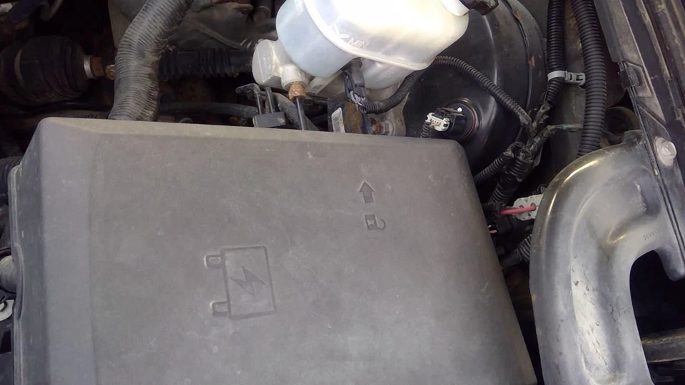 Fuse Box Engine Fits 07-09 AVALANCHE 1500 5164581 Foto 1 de 1